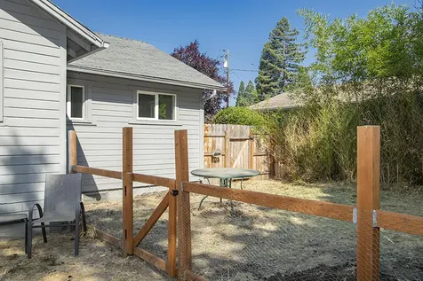 915 SW Oak Street Grants Pass OR 97526