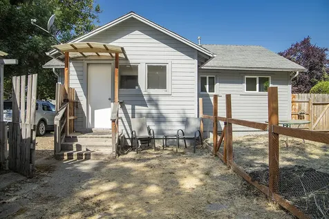 915 SW Oak Street Grants Pass OR 97526