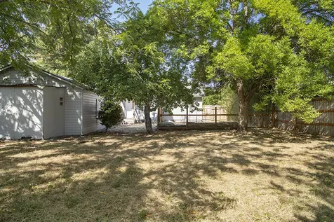 915 SW Oak Street Grants Pass OR 97526