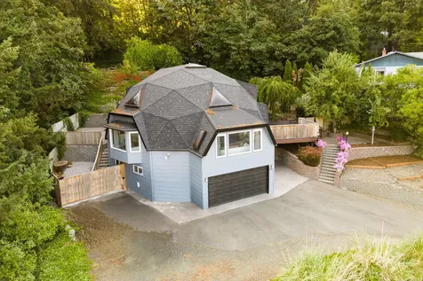 219 Stoneway Drive NW Salem OR 97304