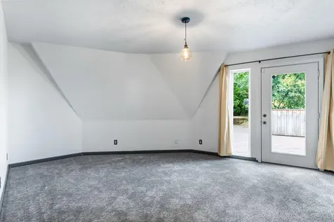 219 Stoneway Drive NW Salem OR 97304