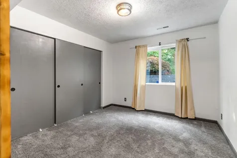 219 Stoneway Drive NW Salem OR 97304