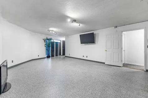 219 Stoneway Drive NW Salem OR 97304