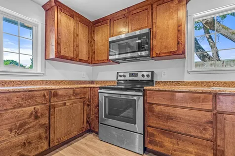 1338 Flower Street Medford OR 97504