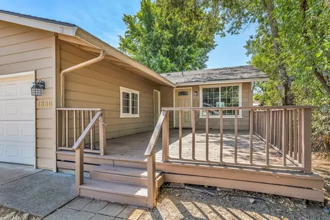 1338 Flower Street Medford OR 97504