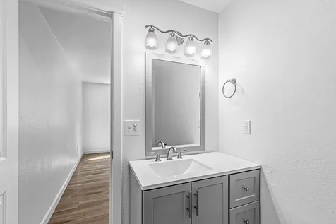1338 Flower Street Medford OR 97504