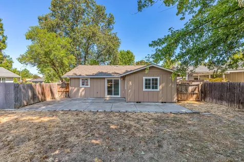 1338 Flower Street Medford OR 97504