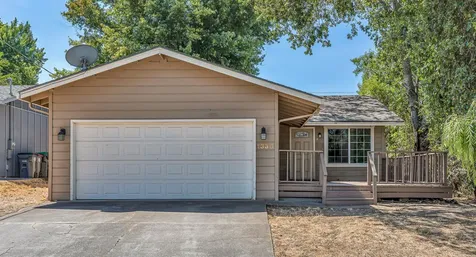 1338 Flower Street Medford OR 97504