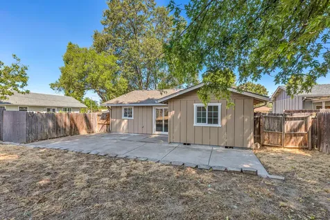 1338 Flower Street Medford OR 97504