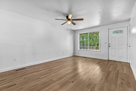 1338 Flower Street Medford OR 97504
