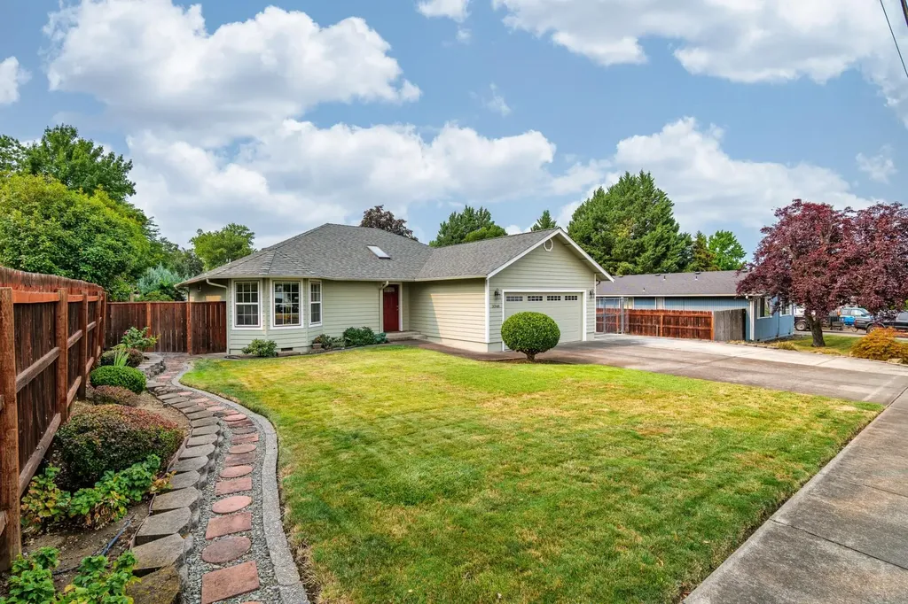 3348 Delta Waters Road Medford OR 97504