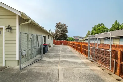 3348 Delta Waters Road Medford OR 97504