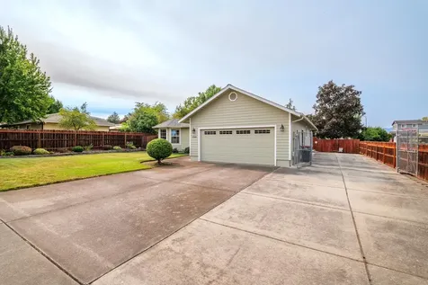3348 Delta Waters Road Medford OR 97504