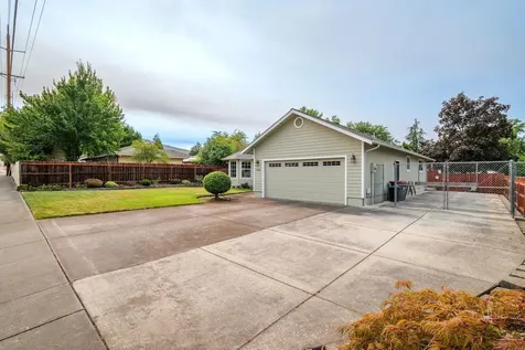 3348 Delta Waters Road Medford OR 97504