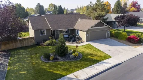2214 SW Lava Court Redmond OR 97756