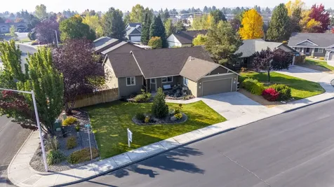 2214 SW Lava Court Redmond OR 97756