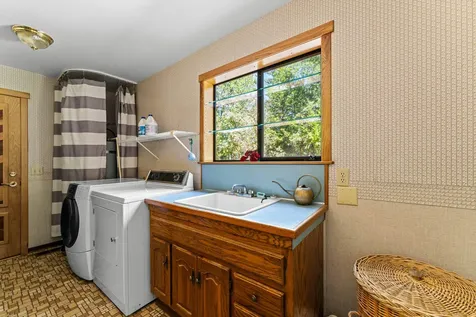 591 Bolt Mountain Road Grants Pass OR 97527
