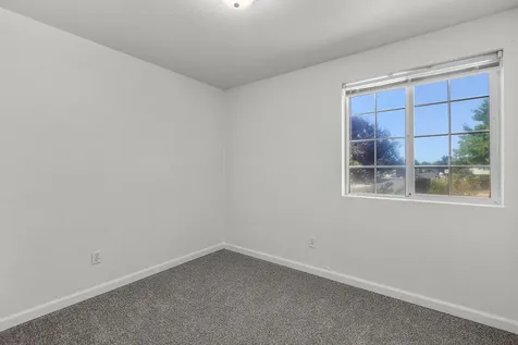 1208 SW 28th Street Redmond OR 97756
