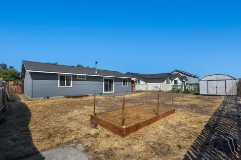 1208 SW 28th Street Redmond OR 97756