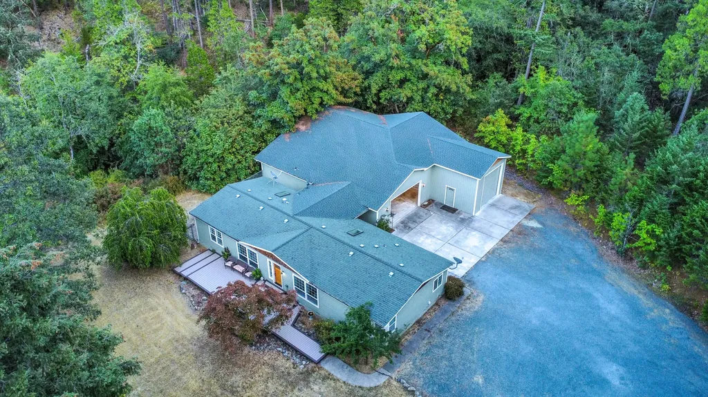695 Greens Creek Road Grants Pass OR 97527