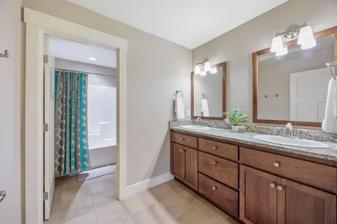 4460 Vista Pointe Drive Medford OR 97504