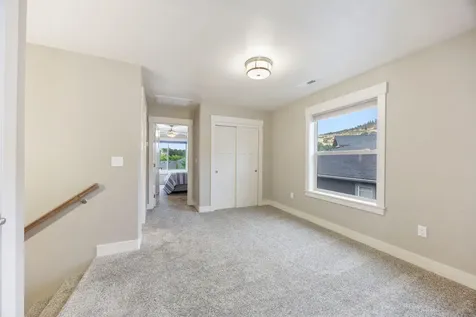 4460 Vista Pointe Drive Medford OR 97504