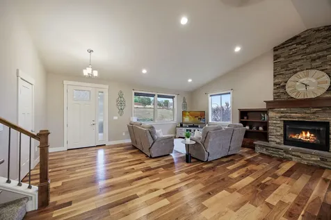 4460 Vista Pointe Drive Medford OR 97504