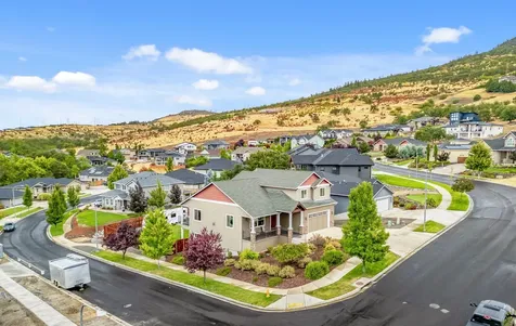 4460 Vista Pointe Drive Medford OR 97504