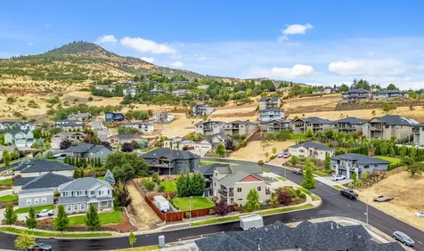 4460 Vista Pointe Drive Medford OR 97504