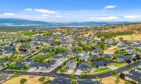 4460 Vista Pointe Drive Medford OR 97504