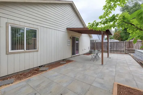 815 Bower Lane Grants Pass OR 97527