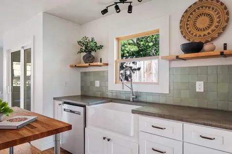 240 NW Georgia Avenue Bend OR 97703