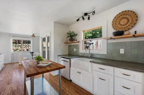 240 NW Georgia Avenue Bend OR 97703