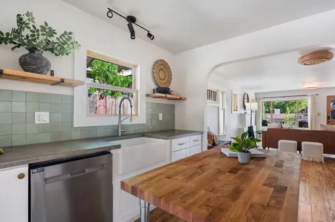 240 NW Georgia Avenue Bend OR 97703