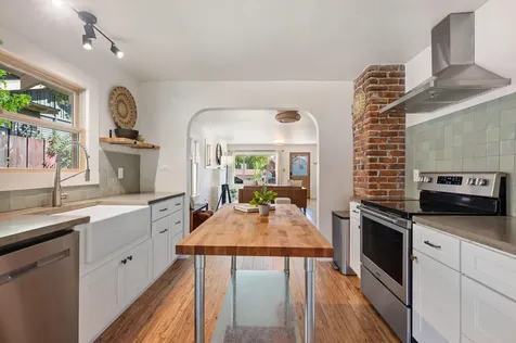 240 NW Georgia Avenue Bend OR 97703