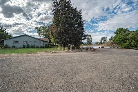 5275 Gebhard Road Central Point OR 97502