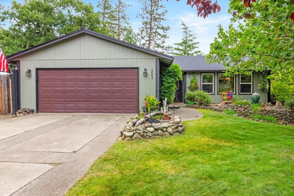 383 Pinetop Terrace Shady Cove OR 97539