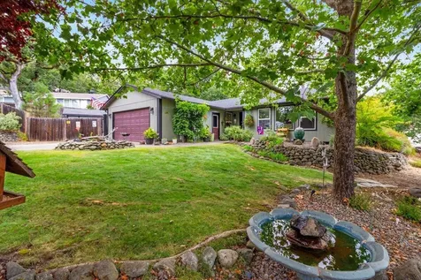 383 Pinetop Terrace Shady Cove OR 97539