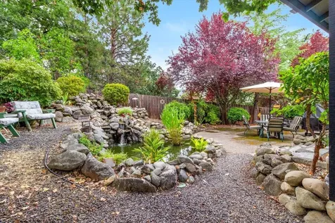 383 Pinetop Terrace Shady Cove OR 97539