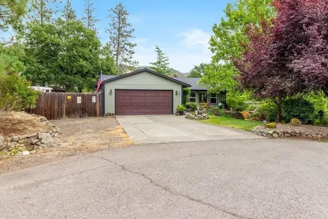 383 Pinetop Terrace Shady Cove OR 97539