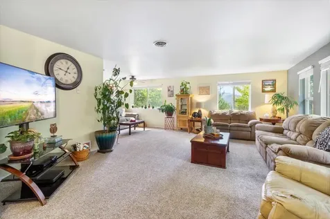 383 Pinetop Terrace Shady Cove OR 97539