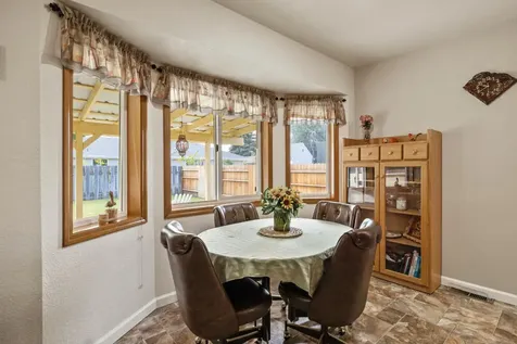 3933 Valinda Way Klamath Falls OR 97603