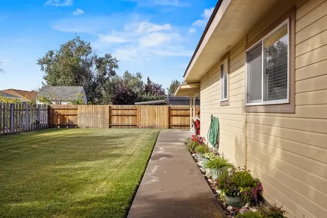 3933 Valinda Way Klamath Falls OR 97603