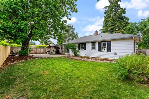 275 W Park Street Grants Pass OR 97527