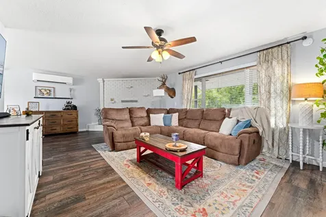 275 W Park Street Grants Pass OR 97527