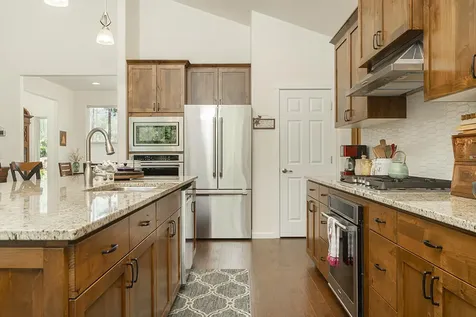 2854 Rogue River Highway Gold Hill OR 97525