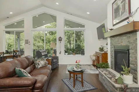 2854 Rogue River Highway Gold Hill OR 97525