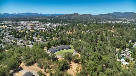250 Skyline Drive Grants Pass OR 97527