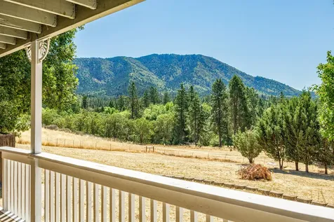 161 Robertson Lane Grants Pass OR 97527