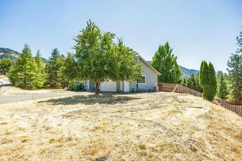 161 Robertson Lane Grants Pass OR 97527